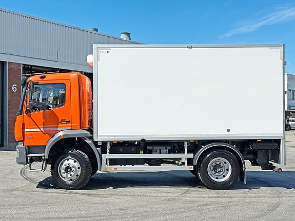 Mercedes-Benz Atego 918AF 4X4, sperre senter og bakaksel, hengerfeste, perfekt verkstedvogn / servicebil, 4325kg nyttelast, se video. 3 of 5