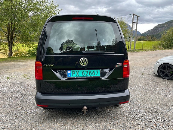 Volkswagen Caddy Maxi 8 of 16