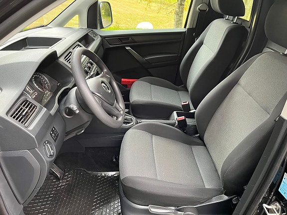 Volkswagen Caddy Maxi 12 of 16