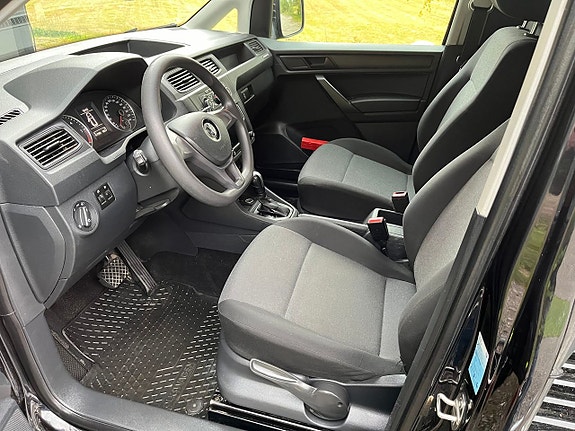 Volkswagen Caddy Maxi 10 of 16