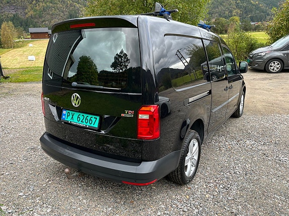 Volkswagen Caddy Maxi 9 of 16