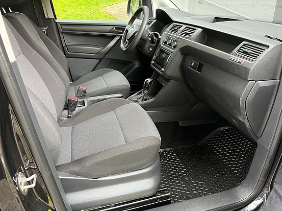 Volkswagen Caddy Maxi 11 of 16