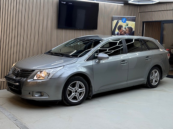 Toyota Avensis 3 of 5