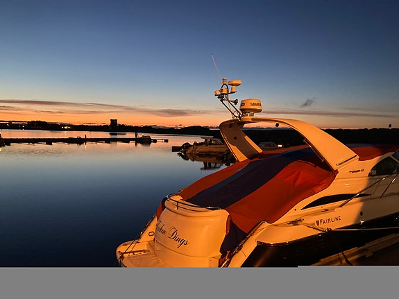 Ny pris. Meget godt vedlikeholdt Fairline 43 Targa 19 of 30