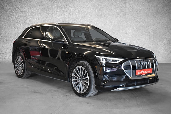 Audi e-tron 2 of 5