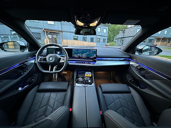 BMW i5 11 of 22