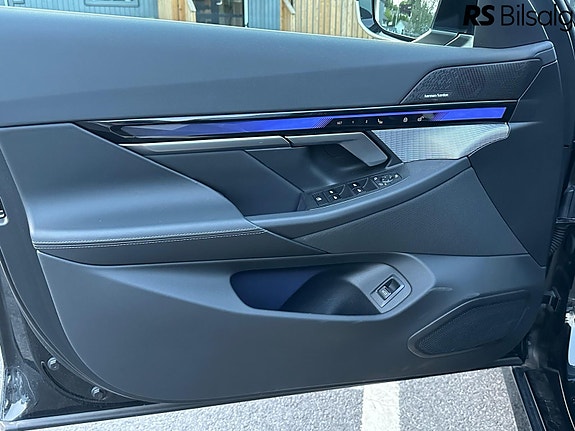 BMW i5 9 of 22