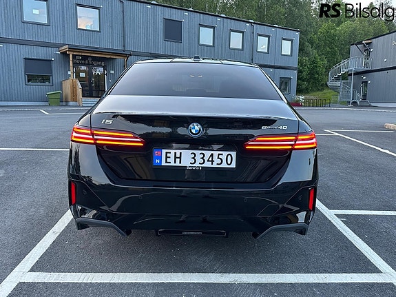 BMW i5 5 of 5