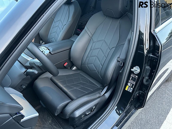BMW i5 13 of 22