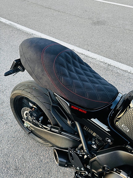 Yamaha XSR 900 4 of 8