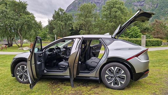 Kia EV6 18 of 30