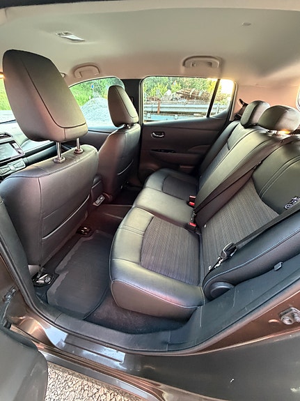 Nissan Leaf 11 of 14