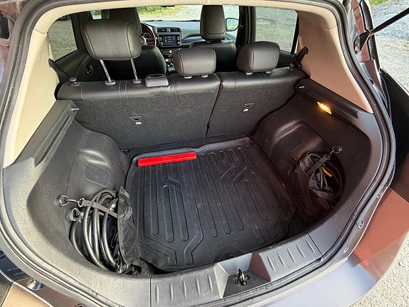 Nissan Leaf 12 of 14