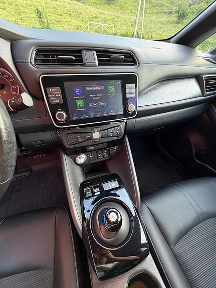 Nissan Leaf 9 of 14