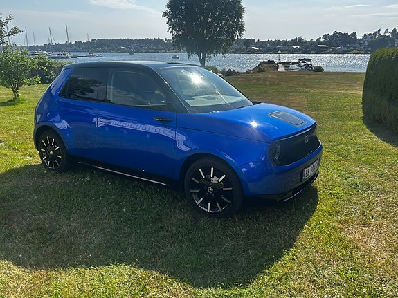 Honda e 3 of 5