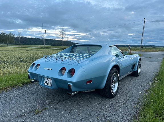 Chevrolet Corvette 3 of 30