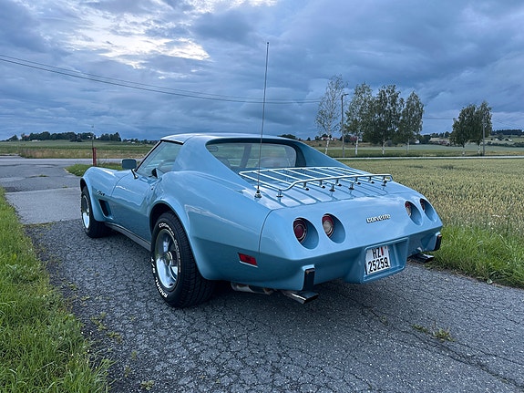 Chevrolet Corvette 27 of 30