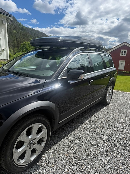 Volvo XC70 2 of 5