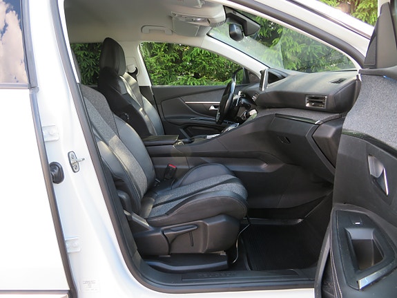 Peugeot 5008 16 of 30