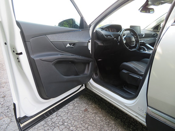 Peugeot 5008 24 of 30