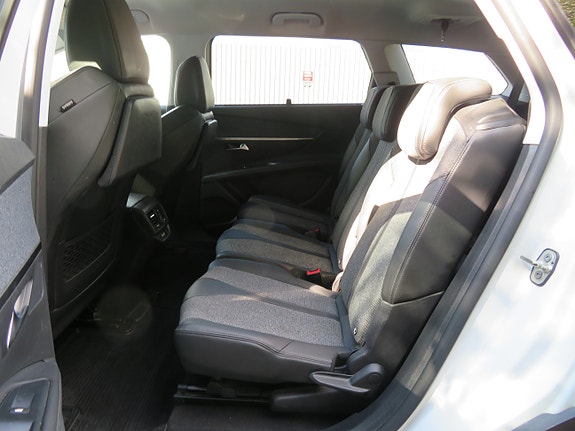 Peugeot 5008 21 of 30