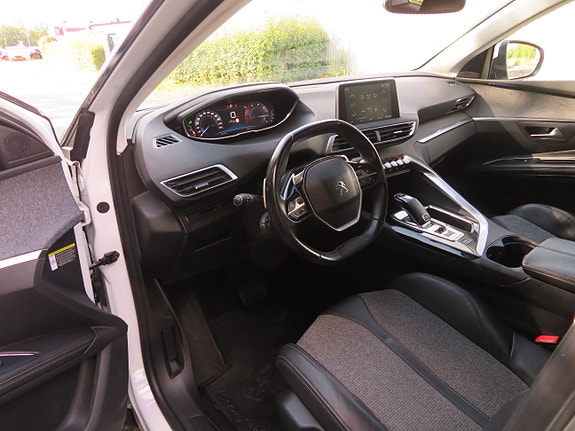 Peugeot 5008 25 of 30