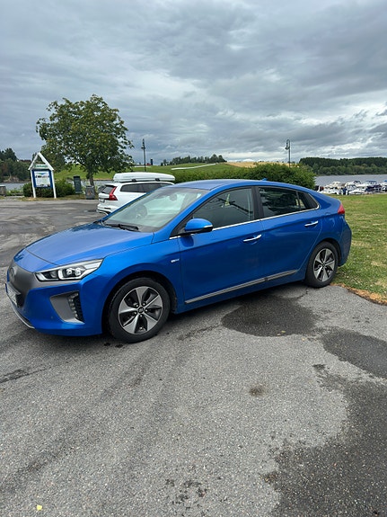 Hyundai IONIQ 4 of 13