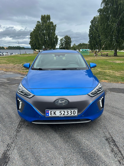 Hyundai IONIQ 2 of 13