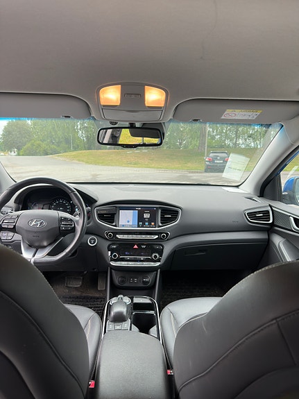 Hyundai IONIQ 9 of 13