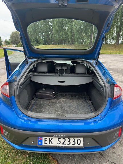 Hyundai IONIQ 8 of 13