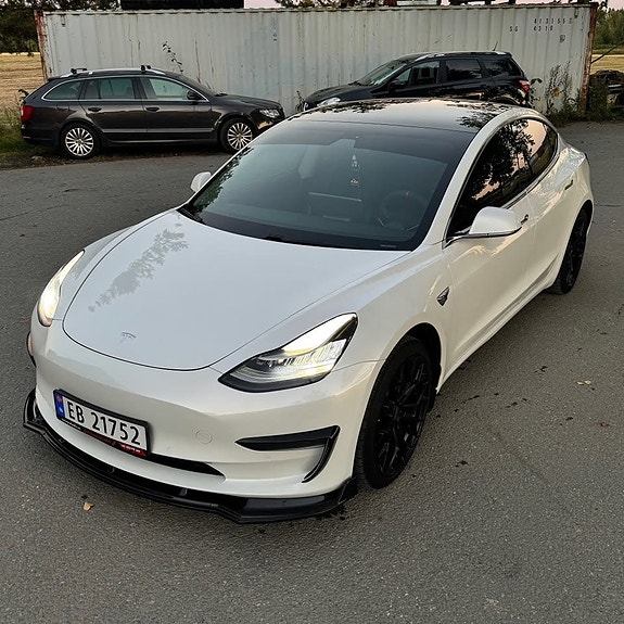 Tesla Model 3 3 of 30