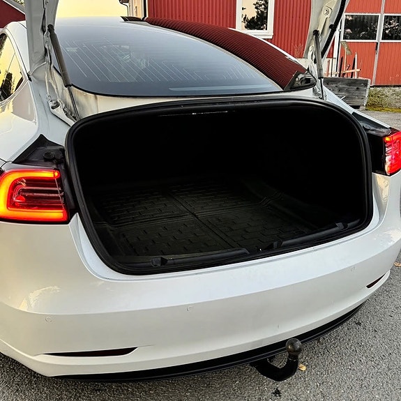 Tesla Model 3 7 of 30