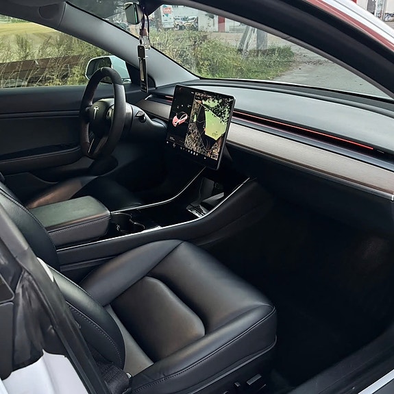 Tesla Model 3 22 of 30