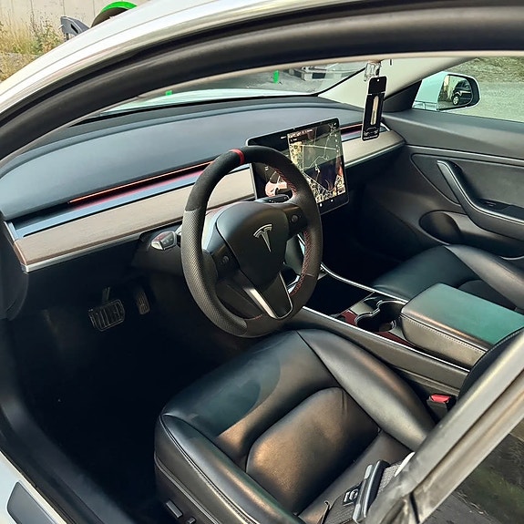 Tesla Model 3 18 of 30