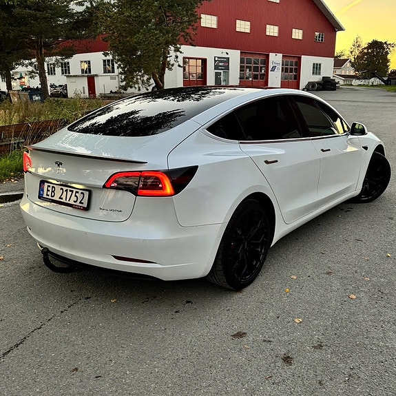Tesla Model 3 10 of 30