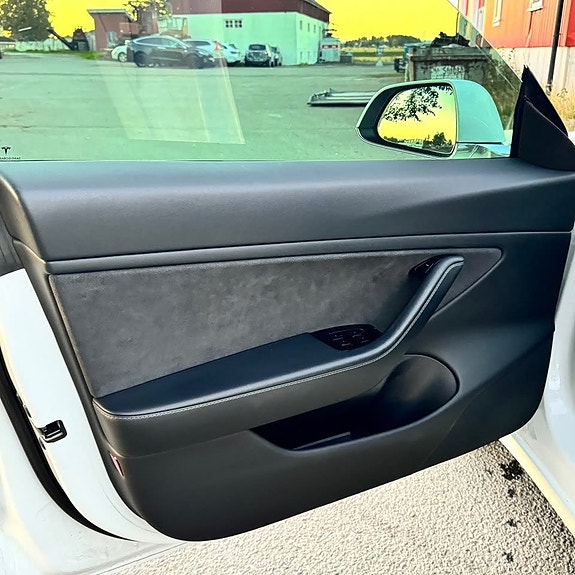 Tesla Model 3 15 of 30