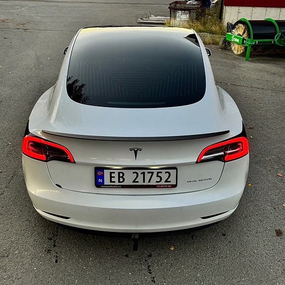 Tesla Model 3 5 of 30