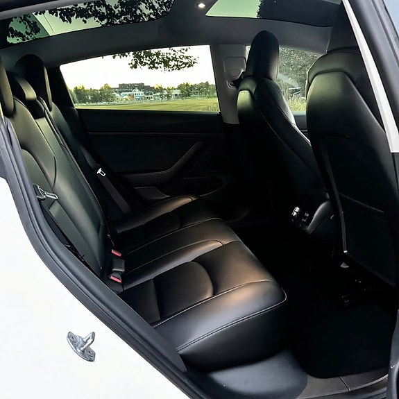 Tesla Model 3 23 of 30