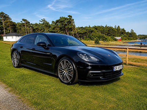 Porsche Panamera 4 of 21