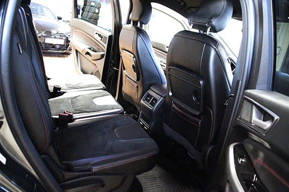 Ford S-MAX 23 of 28