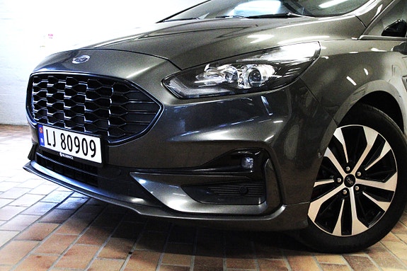 Ford S-MAX 7 of 28