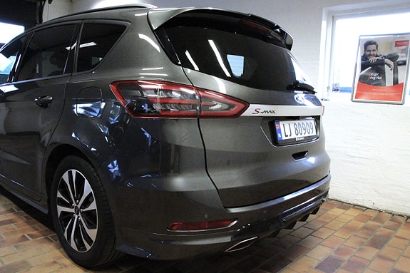 Ford S-MAX 8 of 28