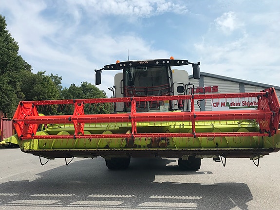 CLAAS Trion 520 3 of 4