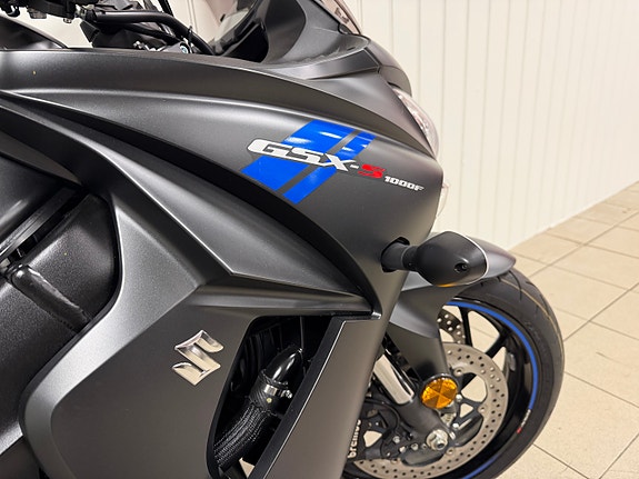 Suzuki GSX-S 1000 s 8 of 12