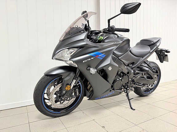 Suzuki GSX-S 1000 s 2 of 5
