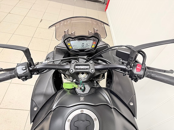 Suzuki GSX-S 1000 s 7 of 12