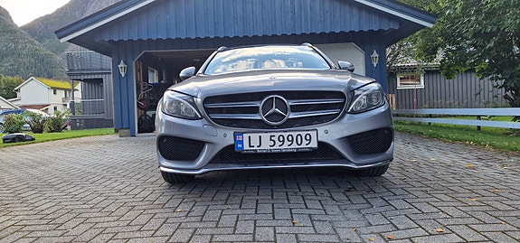 Mercedes-Benz C180 2 of 29