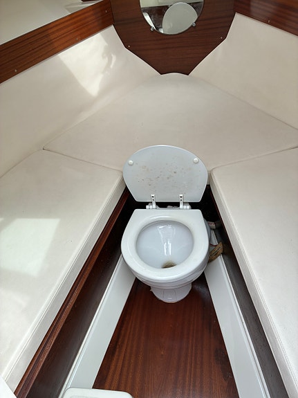 Jeanneau 755 Runabout 21 of 24