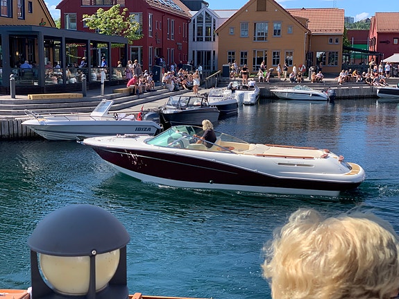 Jeanneau 755 Runabout 6 of 24