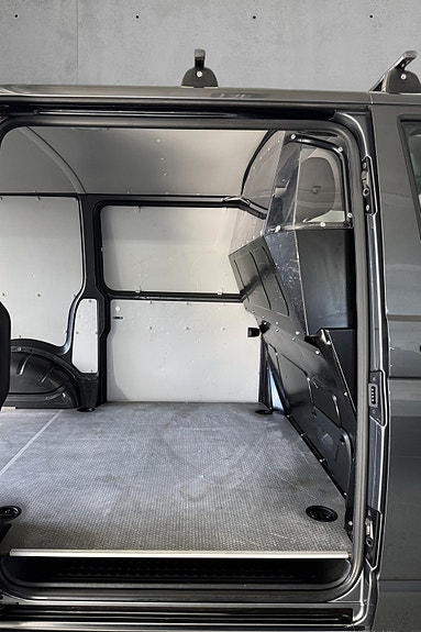 Volkswagen Transporter 18 of 30